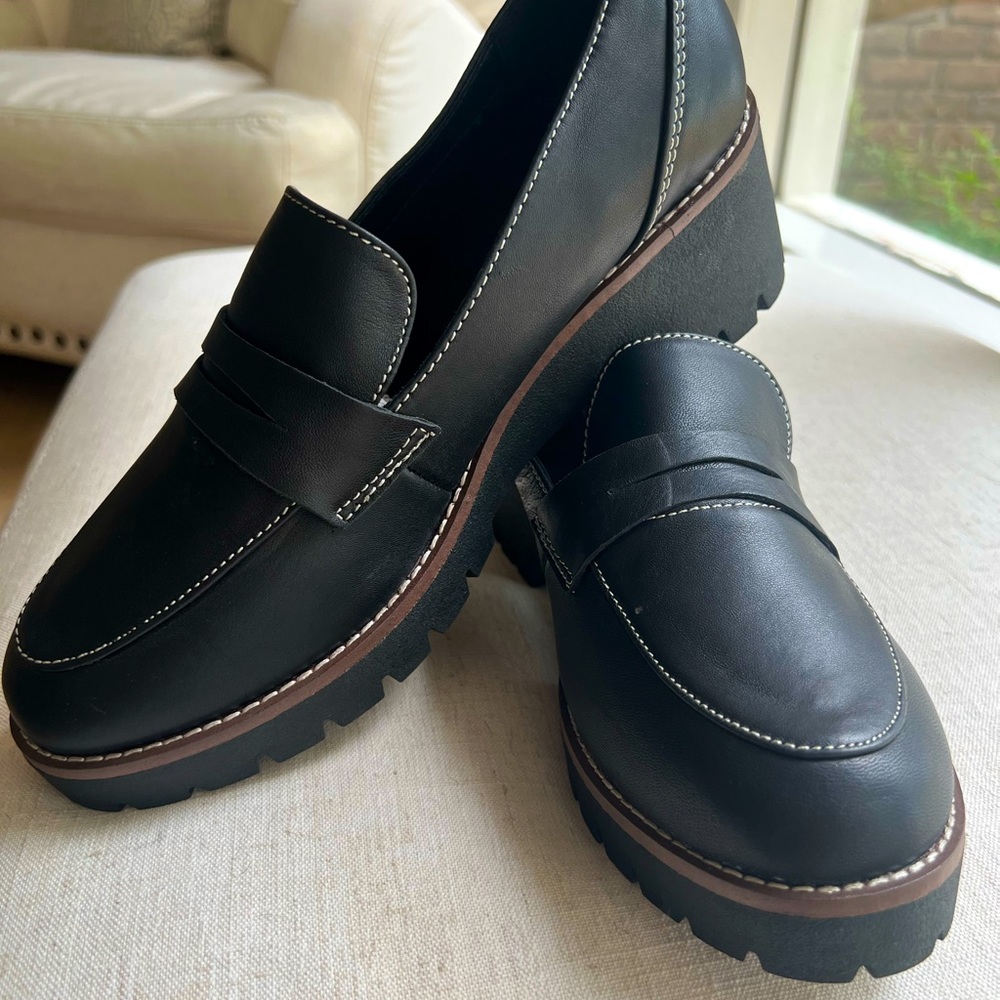 Blondo Dulce Waterproof Black Leather Loafer Pump